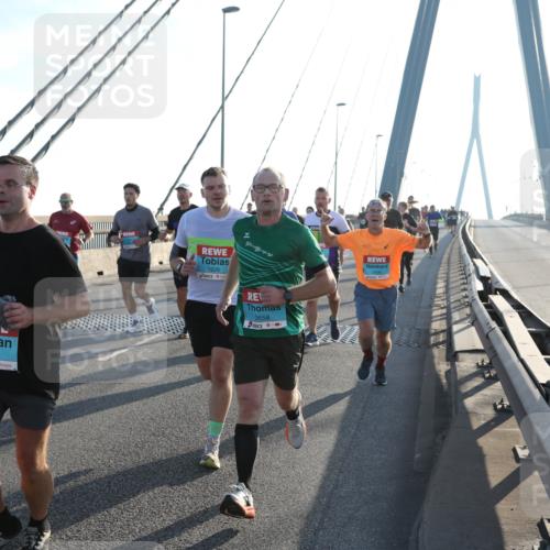 03.10.2025 - Köhlbrandbrückenlauf Yannick Fuchs http://msf.ph/oto/9139890 03.10.2025 08:24:34 Position 2 1553, 1146, 1226, 3658, 8 meine-sportfotos.de
