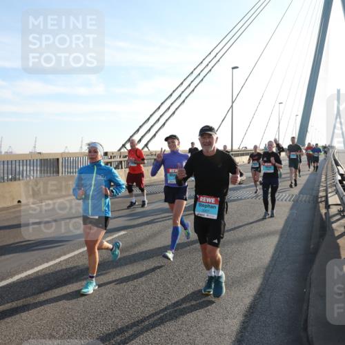 03.10.2025 - Köhlbrandbrückenlauf Yannick Fuchs http://msf.ph/oto/9139937 03.10.2025 08:24:37 Position 2 24, 3307 meine-sportfotos.de