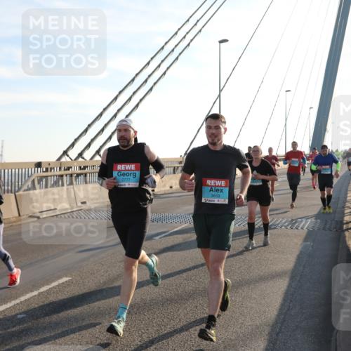 03.10.2025 - Köhlbrandbrückenlauf Yannick Fuchs http://msf.ph/oto/9139995 03.10.2025 08:24:39 Position 2 2777, 3659 meine-sportfotos.de