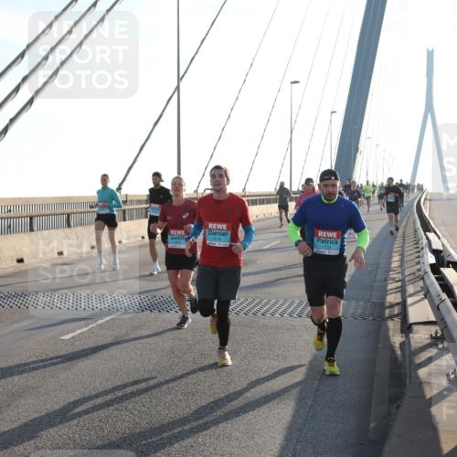 03.10.2025 - Köhlbrandbrückenlauf Yannick Fuchs http://msf.ph/oto/9140024 03.10.2025 08:24:41 Position 2 3518, 1132 meine-sportfotos.de