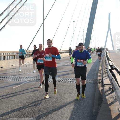 03.10.2025 - Köhlbrandbrückenlauf Yannick Fuchs http://msf.ph/oto/9140029 03.10.2025 08:24:41 Position 2 3518, 1132, 8 meine-sportfotos.de