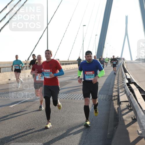 03.10.2025 - Köhlbrandbrückenlauf Yannick Fuchs http://msf.ph/oto/9140032 03.10.2025 08:24:41 Position 2 3518, 1132 meine-sportfotos.de