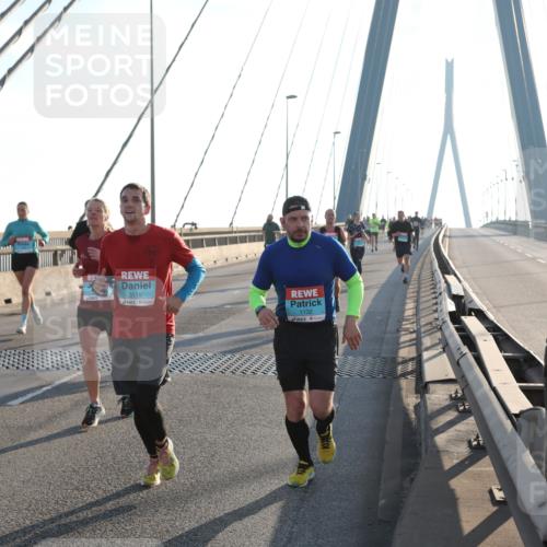 03.10.2025 - Köhlbrandbrückenlauf Yannick Fuchs http://msf.ph/oto/9140035 03.10.2025 08:24:41 Position 2 3518, 1132, 8 meine-sportfotos.de