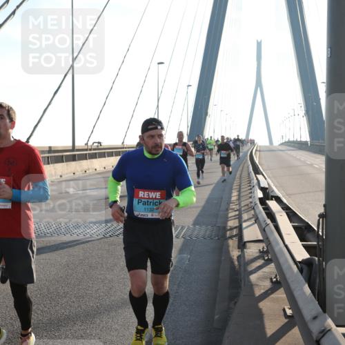 03.10.2025 - Köhlbrandbrückenlauf Yannick Fuchs http://msf.ph/oto/9140044 03.10.2025 08:24:42 Position 2 3518, 1132, 8 meine-sportfotos.de
