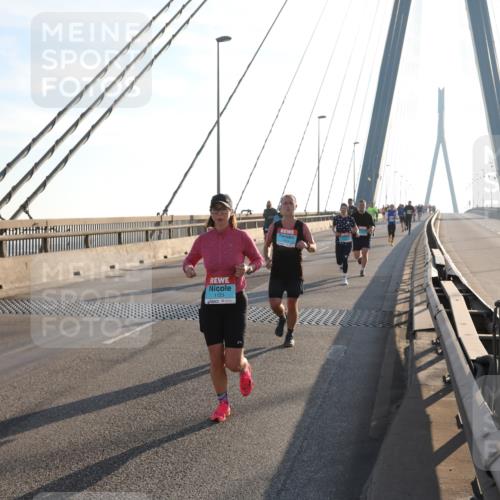 03.10.2025 - Köhlbrandbrückenlauf Yannick Fuchs http://msf.ph/oto/9140070 03.10.2025 08:24:44 Position 2 1123 meine-sportfotos.de