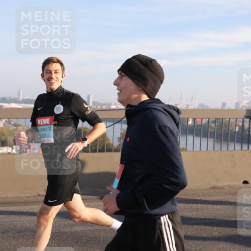 03.10.2025 - Köhlbrandbrückenlauf Yannick Fuchs http://msf.ph/oto/9140344 03.10.2025 08:25:04 Position 2 3183 meine-sportfotos.de