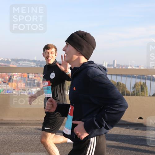 03.10.2025 - Köhlbrandbrückenlauf Yannick Fuchs http://msf.ph/oto/9140347 03.10.2025 08:25:04 Position 2 3183 meine-sportfotos.de