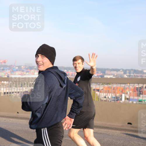 03.10.2025 - Köhlbrandbrückenlauf Yannick Fuchs http://msf.ph/oto/9140360 03.10.2025 08:25:05 Position 2  meine-sportfotos.de