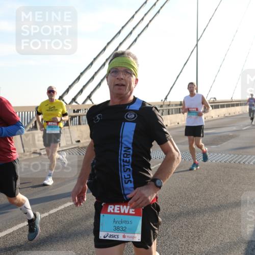 03.10.2025 - Köhlbrandbrückenlauf Yannick Fuchs http://msf.ph/oto/9140376 03.10.2025 08:25:08 Position 2 311, 3832 meine-sportfotos.de