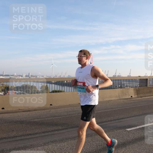 03.10.2025 - Köhlbrandbrückenlauf Yannick Fuchs http://msf.ph/oto/9140390 03.10.2025 08:25:10 Position 2 1176 meine-sportfotos.de
