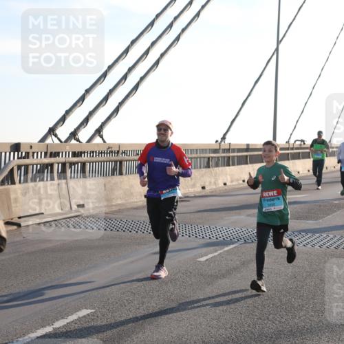 03.10.2025 - Köhlbrandbrückenlauf Yannick Fuchs http://msf.ph/oto/9140406 03.10.2025 08:25:13 Position 2 3498 meine-sportfotos.de