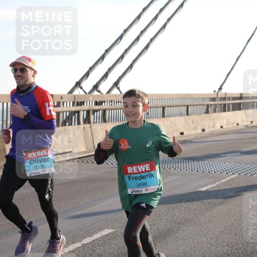 03.10.2025 - Köhlbrandbrückenlauf Yannick Fuchs http://msf.ph/oto/9140424 03.10.2025 08:25:14 Position 2 1106, 3498 meine-sportfotos.de