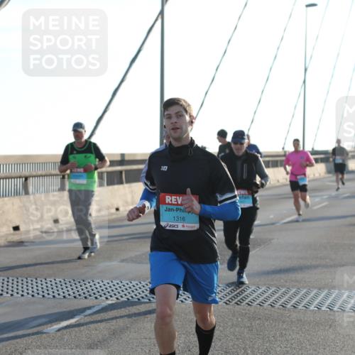 03.10.2025 - Köhlbrandbrückenlauf Yannick Fuchs http://msf.ph/oto/9140442 03.10.2025 08:25:15 Position 2 6, 1316 meine-sportfotos.de