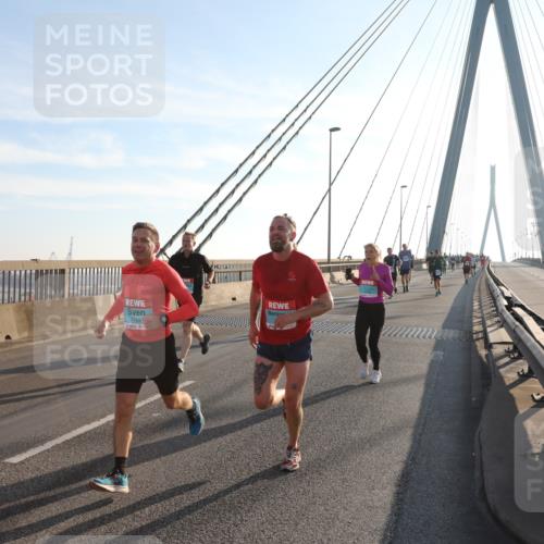 03.10.2025 - Köhlbrandbrückenlauf Yannick Fuchs http://msf.ph/oto/9140587 03.10.2025 08:25:25 Position 2 1165 meine-sportfotos.de