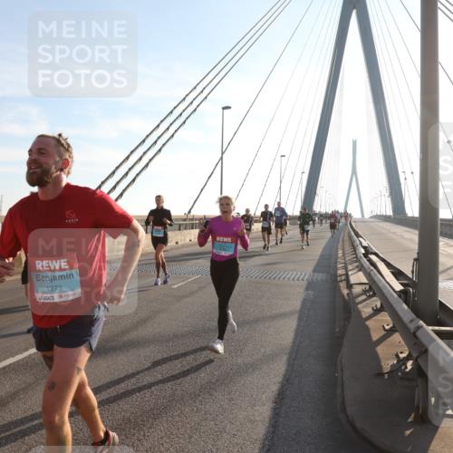 03.10.2025 - Köhlbrandbrückenlauf Yannick Fuchs http://msf.ph/oto/9140591 03.10.2025 08:25:26 Position 2 1273 meine-sportfotos.de