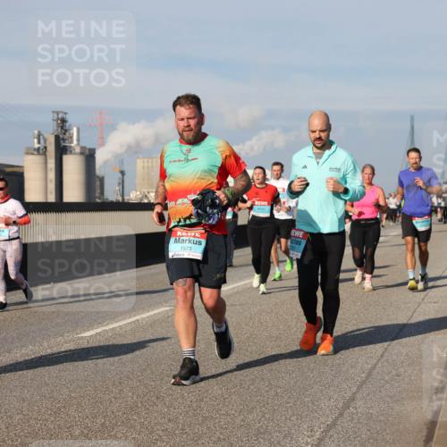 03.10.2025 - Köhlbrandbrückenlauf Lena Gebhardt http://msf.ph/oto/9140611 03.10.2025 09:58:21 Position 2 4, 1573, 283 meine-sportfotos.de