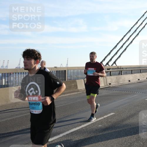 03.10.2025 - Köhlbrandbrückenlauf Yannick Fuchs http://msf.ph/oto/9140692 03.10.2025 08:25:33 Position 2 2901, 1309 meine-sportfotos.de