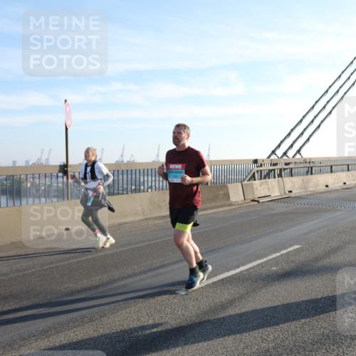 03.10.2025 - Köhlbrandbrückenlauf Yannick Fuchs http://msf.ph/oto/9140696 03.10.2025 08:25:34 Position 2  meine-sportfotos.de