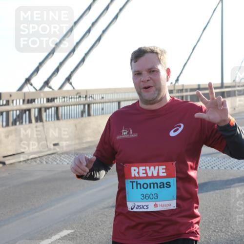 03.10.2025 - Köhlbrandbrückenlauf Yannick Fuchs http://msf.ph/oto/9140699 03.10.2025 08:25:35 Position 2 3603 meine-sportfotos.de