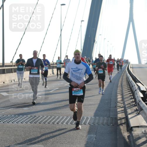 03.10.2025 - Köhlbrandbrückenlauf Yannick Fuchs http://msf.ph/oto/9140710 03.10.2025 08:25:36 Position 2 41 meine-sportfotos.de