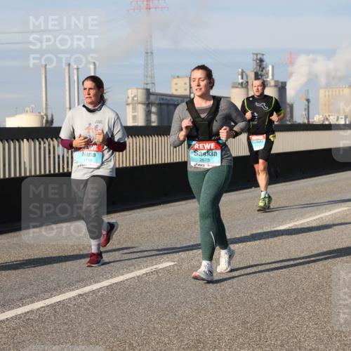 03.10.2025 - Köhlbrandbrückenlauf Lena Gebhardt http://msf.ph/oto/9140759 03.10.2025 09:58:31 Position 2 1719, 2678 meine-sportfotos.de