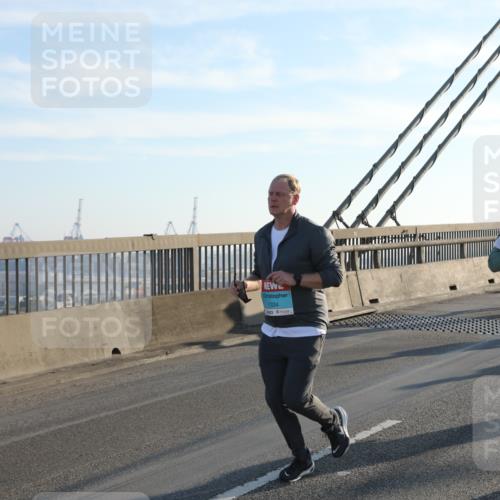 03.10.2025 - Köhlbrandbrückenlauf Yannick Fuchs http://msf.ph/oto/9140760 03.10.2025 08:25:39 Position 2  meine-sportfotos.de