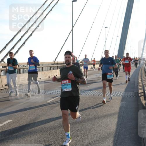 03.10.2025 - Köhlbrandbrückenlauf Yannick Fuchs http://msf.ph/oto/9140786 03.10.2025 08:25:40 Position 2 1088 meine-sportfotos.de