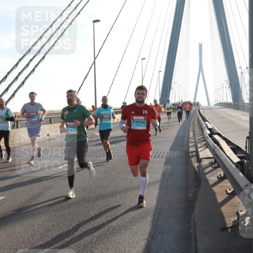 03.10.2025 - Köhlbrandbrückenlauf Yannick Fuchs http://msf.ph/oto/9140828 03.10.2025 08:25:44 Position 2 1141, 19, 3521 meine-sportfotos.de