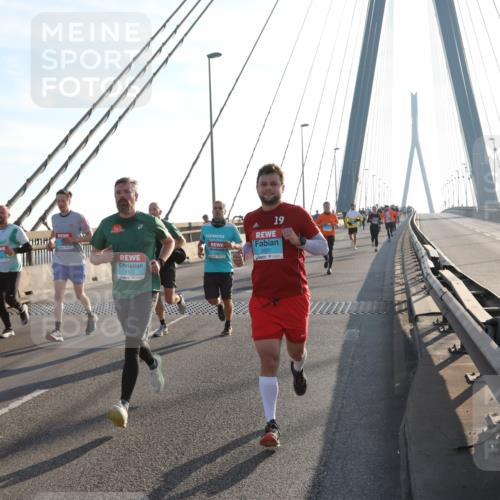 03.10.2025 - Köhlbrandbrückenlauf Yannick Fuchs http://msf.ph/oto/9140836 03.10.2025 08:25:44 Position 2 1105, 19, 3521 meine-sportfotos.de