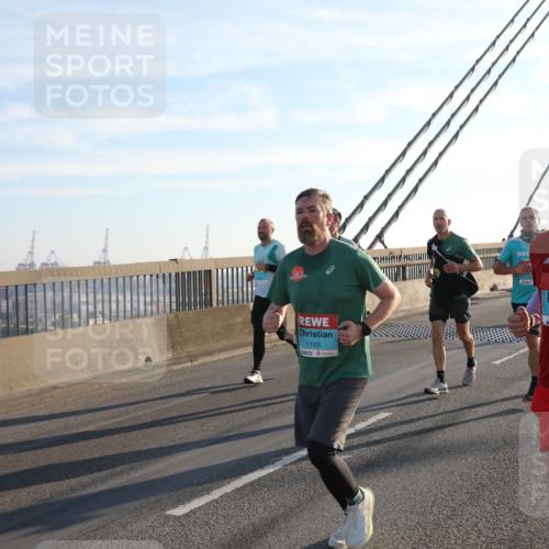 03.10.2025 - Köhlbrandbrückenlauf Yannick Fuchs http://msf.ph/oto/9140846 03.10.2025 08:25:44 Position 2 1105, 19, 3521 meine-sportfotos.de