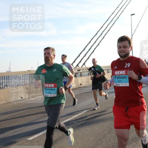03.10.2025 - Köhlbrandbrückenlauf Yannick Fuchs http://msf.ph/oto/9140847 03.10.2025 08:25:45 Position 2 1105, 19, 3521 meine-sportfotos.de