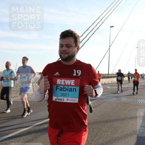 03.10.2025 - Köhlbrandbrückenlauf Yannick Fuchs http://msf.ph/oto/9140858 03.10.2025 08:25:45 Position 2 19, 3521 meine-sportfotos.de