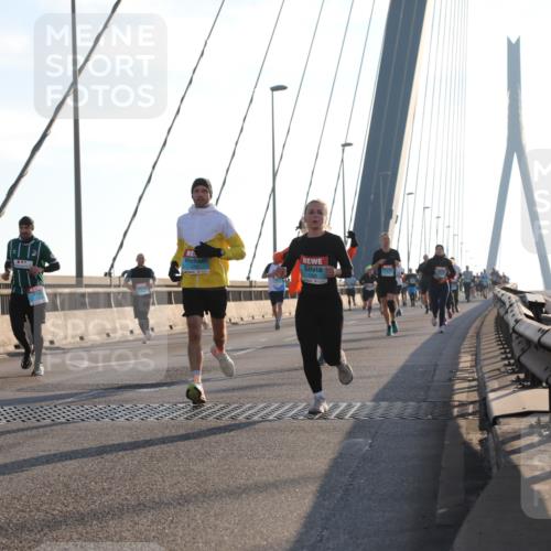 03.10.2025 - Köhlbrandbrückenlauf Yannick Fuchs http://msf.ph/oto/9140910 03.10.2025 08:25:49 Position 2 1208 meine-sportfotos.de