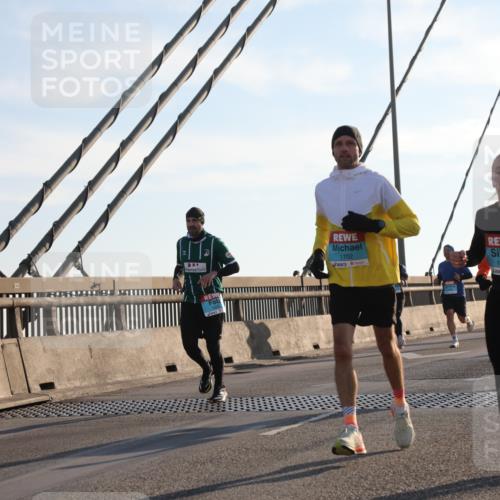 03.10.2025 - Köhlbrandbrückenlauf Yannick Fuchs http://msf.ph/oto/9140930 03.10.2025 08:25:50 Position 2 3139, 1702, 1208, 1255 meine-sportfotos.de