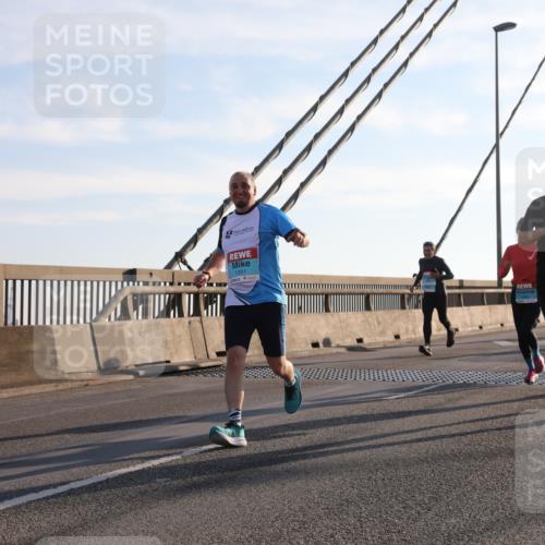 03.10.2025 - Köhlbrandbrückenlauf Yannick Fuchs http://msf.ph/oto/9141021 03.10.2025 08:25:56 Position 2 1351, 1045 meine-sportfotos.de