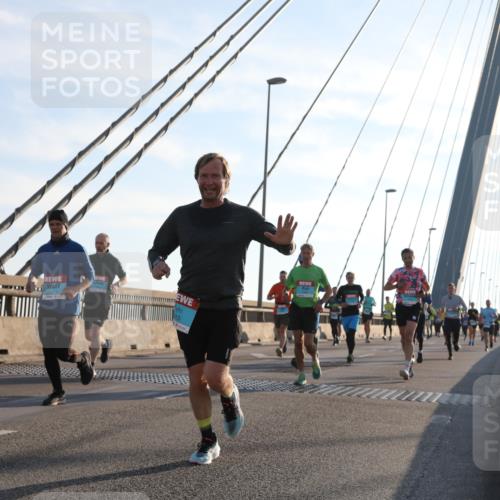 03.10.2025 - Köhlbrandbrückenlauf Yannick Fuchs http://msf.ph/oto/9141174 03.10.2025 08:26:05 Position 2 1370 meine-sportfotos.de