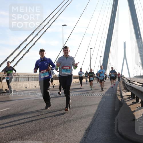 03.10.2025 - Köhlbrandbrückenlauf Yannick Fuchs http://msf.ph/oto/9141267 03.10.2025 08:26:10 Position 2 8, 3066 meine-sportfotos.de