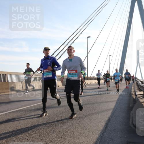 03.10.2025 - Köhlbrandbrückenlauf Yannick Fuchs http://msf.ph/oto/9141276 03.10.2025 08:26:11 Position 2 3066, 3067 meine-sportfotos.de