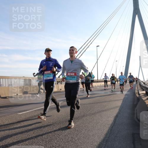 03.10.2025 - Köhlbrandbrückenlauf Yannick Fuchs http://msf.ph/oto/9141285 03.10.2025 08:26:11 Position 2 3066, 3067 meine-sportfotos.de