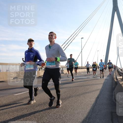 03.10.2025 - Köhlbrandbrückenlauf Yannick Fuchs http://msf.ph/oto/9141290 03.10.2025 08:26:11 Position 2 3066, 3067 meine-sportfotos.de