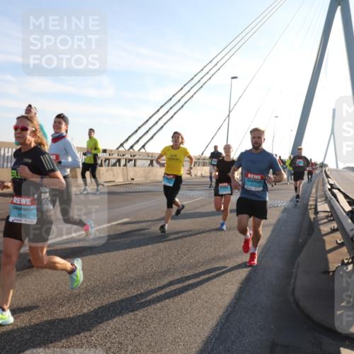 03.10.2025 - Köhlbrandbrückenlauf Yannick Fuchs http://msf.ph/oto/9141346 03.10.2025 08:26:14 Position 2 1092, 3710 meine-sportfotos.de