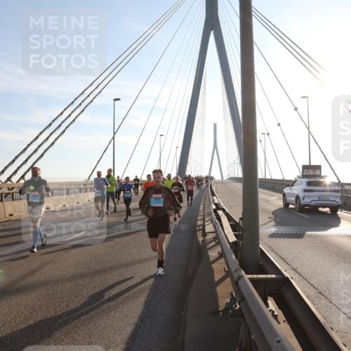 03.10.2025 - Köhlbrandbrückenlauf Yannick Fuchs http://msf.ph/oto/9141401 03.10.2025 08:26:16 Position 2 0, 26, 15, 1930 meine-sportfotos.de