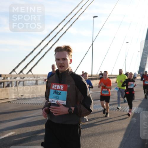 03.10.2025 - Köhlbrandbrückenlauf Yannick Fuchs http://msf.ph/oto/9141425 03.10.2025 08:26:17 Position 2 1623 meine-sportfotos.de