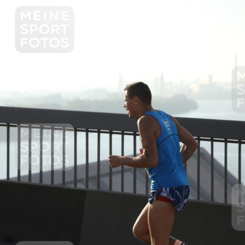 03.10.2025 - Köhlbrandbrückenlauf Yannick Fuchs http://msf.ph/oto/9141531 03.10.2025 08:26:23 Position 2  meine-sportfotos.de