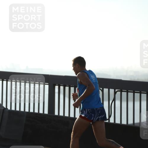 03.10.2025 - Köhlbrandbrückenlauf Yannick Fuchs http://msf.ph/oto/9141539 03.10.2025 08:26:24 Position 2  meine-sportfotos.de
