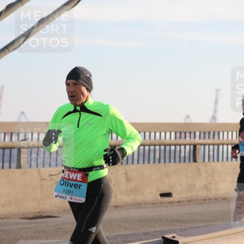 03.10.2025 - Köhlbrandbrückenlauf Yannick Fuchs http://msf.ph/oto/9141581 03.10.2025 08:26:34 Position 2 2, 1091, 2061 meine-sportfotos.de