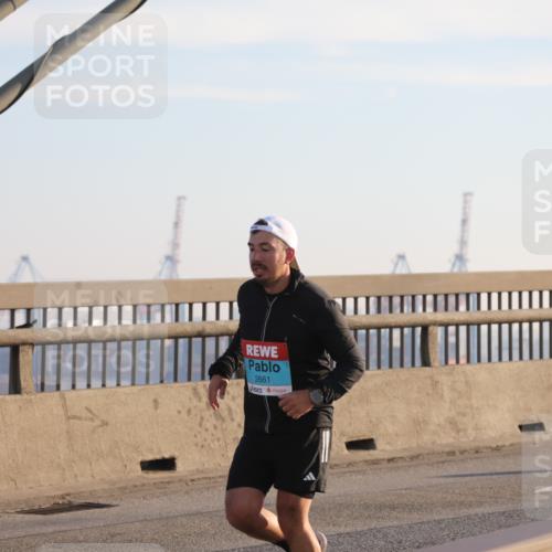 03.10.2025 - Köhlbrandbrückenlauf Yannick Fuchs http://msf.ph/oto/9141592 03.10.2025 08:26:34 Position 2 2661 meine-sportfotos.de