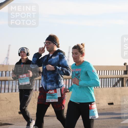 03.10.2025 - Köhlbrandbrückenlauf Yannick Fuchs http://msf.ph/oto/9141684 03.10.2025 08:26:47 Position 2 1559, 1352 meine-sportfotos.de