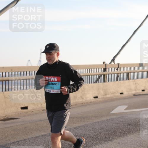 03.10.2025 - Köhlbrandbrückenlauf Yannick Fuchs http://msf.ph/oto/9141907 03.10.2025 08:27:10 Position 2 1403 meine-sportfotos.de