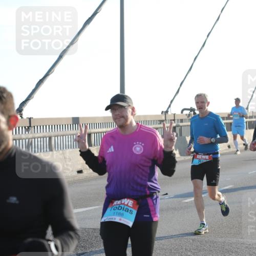 03.10.2025 - Köhlbrandbrückenlauf Yannick Fuchs http://msf.ph/oto/9141978 03.10.2025 08:27:17 Position 2 1188, 3679 meine-sportfotos.de